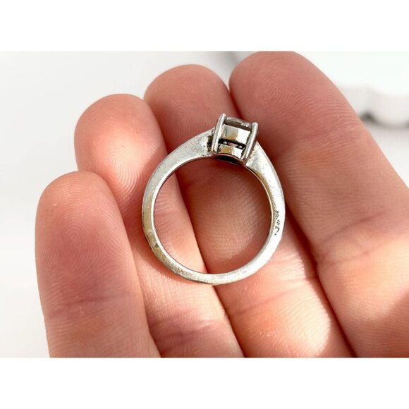 Engagement Style Solitaire  Cubic Zirconia Vintage Minimalist Ring - sz 8 - Picture 10 of 10